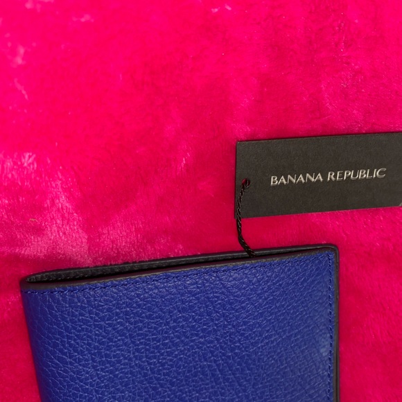 NWT - BANANA REPUBLIC Color Block
Leather Billfold Wallet - Picture 6 of 6